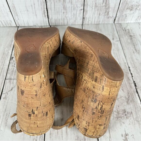 BOC Gold Leather Strappy Cork Padded Wedge Heel Sandals Women's sz 9 - Picture 9 of 11